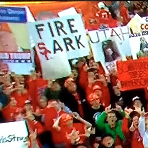 RedditCFB's tweet photo. "Fire Sark" — USC fans in SLC. #GameDaySigns #FightOn http://t.co/C9FS0qxI14