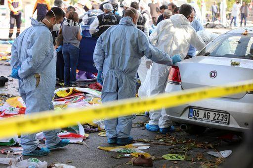 Strage in Ankara mentre chiedevano la pace.