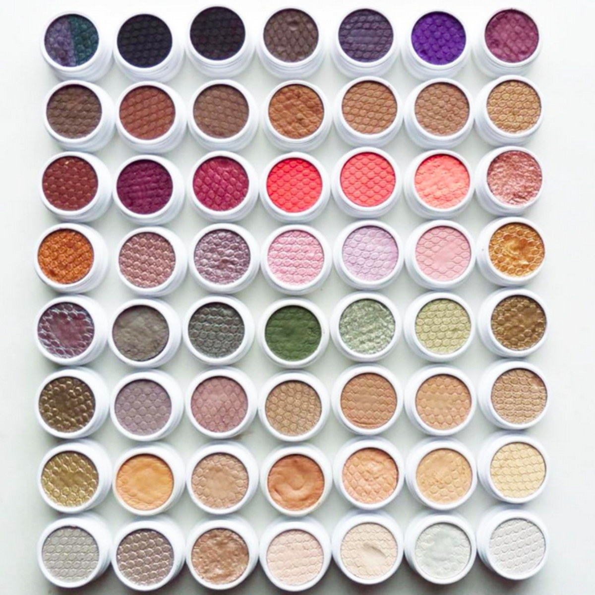 eDivvOfficial's tweet image. 4 Under-the-Radar Makeup Brands that Beauty Vloggers Love vytm.in/4xnfWg #beauty