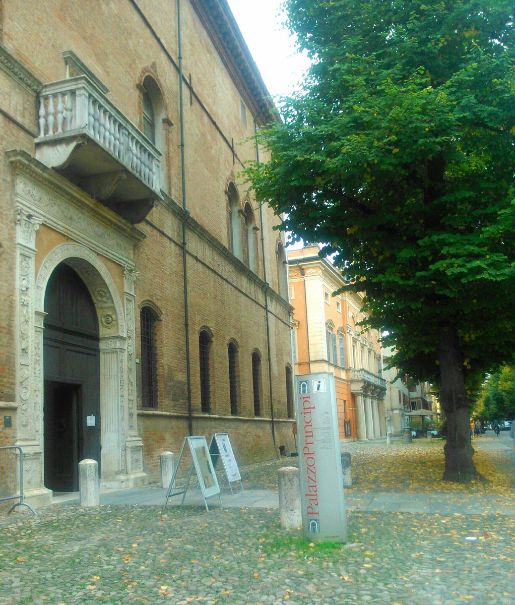 visitRE's tweet photo. Palazzo dei Principi, #Correggio | #visitRE #Reggioemilia @MuseoCorreggio @turismoER @ProvinciadiRE @visitorcity http://t.co/sHH5j0hohI