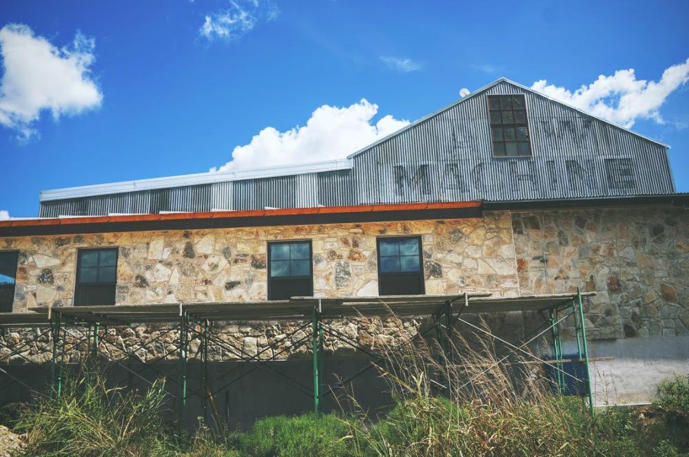 ATXcursions's tweet photo. Sunny days, cold beer. It doesn't get better than this. #jesterkingbeer #craftbeeratx #drinkbeer #austintexas http://t.co/ZEZ55BZrOF