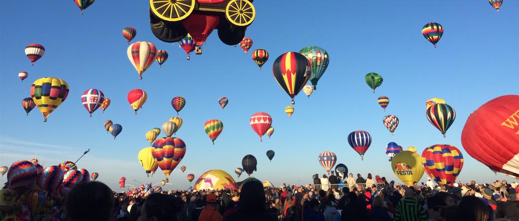 rachelhackbarth's tweet photo. Gosh #BalloonFiesta2015 is beautiful!!! #firstfiesta @KOB4 http://t.co/UMA72xpqqt