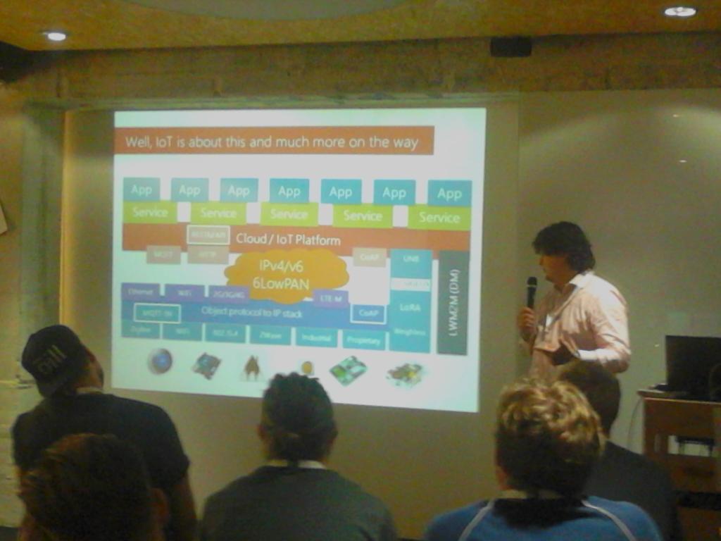 elenaArraez's tweet image. Learning about #IoT myths and truths. Inspirational talk by @BrunoCendon at @IEbusiness #futureHacks