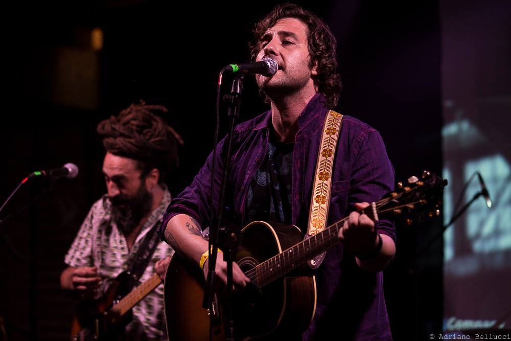 icompanymusic's tweet photo. Momenti di una serata importante #iostoconerri @SandroJoyeux @piazzavittorio @tetesdebois @leopari http://t.co/hSb0gHH3LG