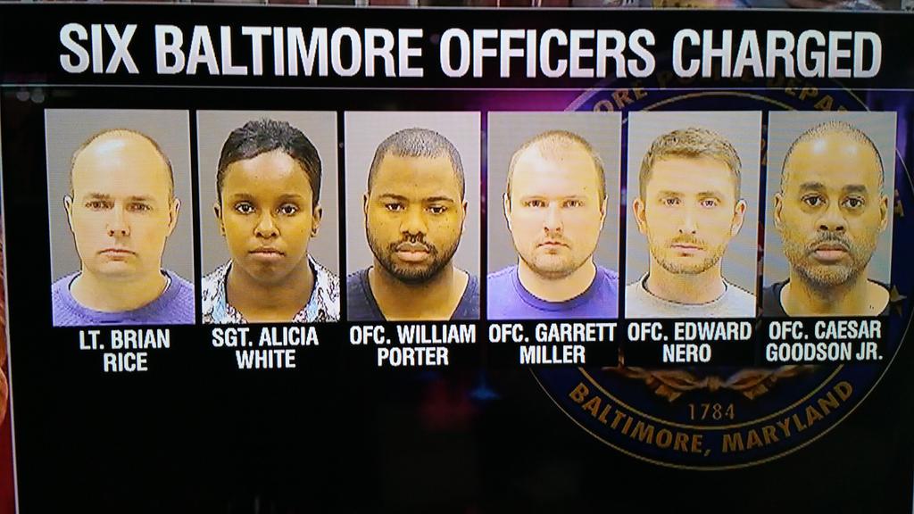 theacphoenix's tweet image. Baltimore Cop: Gray begged for medical help. Porter said Groobson asked Gary if he needed medical attn. Gary: "YES"