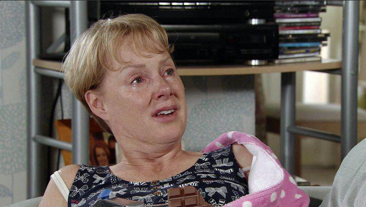 paddypower's tweet photo. Sally Webster trending, because of this pic. Not sure why, but I'm also wearing this expression watching this match. http://t.co/EYTBoWdxqd