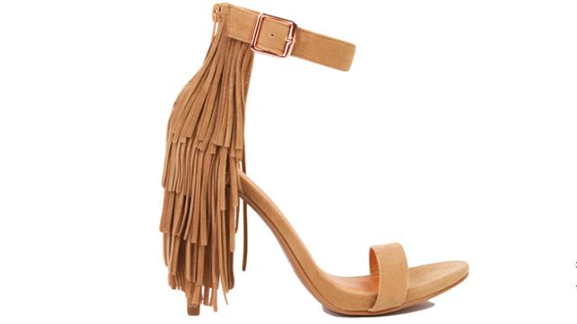 RantChic's tweet image. #freeshippingcode included! Add Some Fringe To Your Life With These Gorgeous Shoes! 
trib.al/RsfOFDv