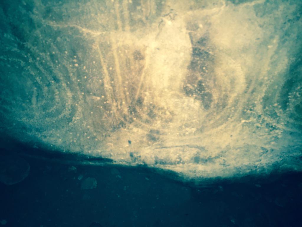 Yesterday I saw inside Barclodiad Y Gawres burial chamber. Rock art amazing! Another bucket list ticked! #Anglesey