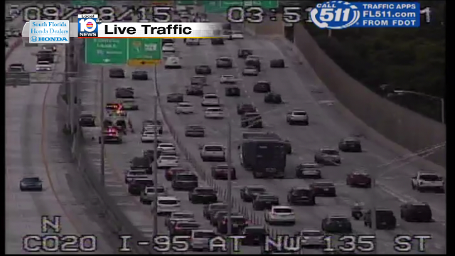 Broken down car on I-95 NB express lanes at NW 135th St #traffic #miami @JeniseFernandez http://t.co/zE4O0AX0ac