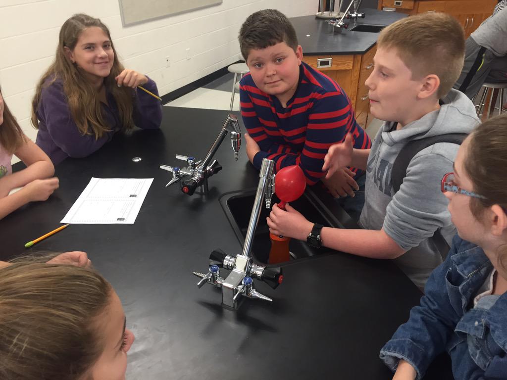 FLMSBraves's tweet photo. More pics from 6th grade STEM classes. #FLMSTEM http://t.co/KIuCx11M6O