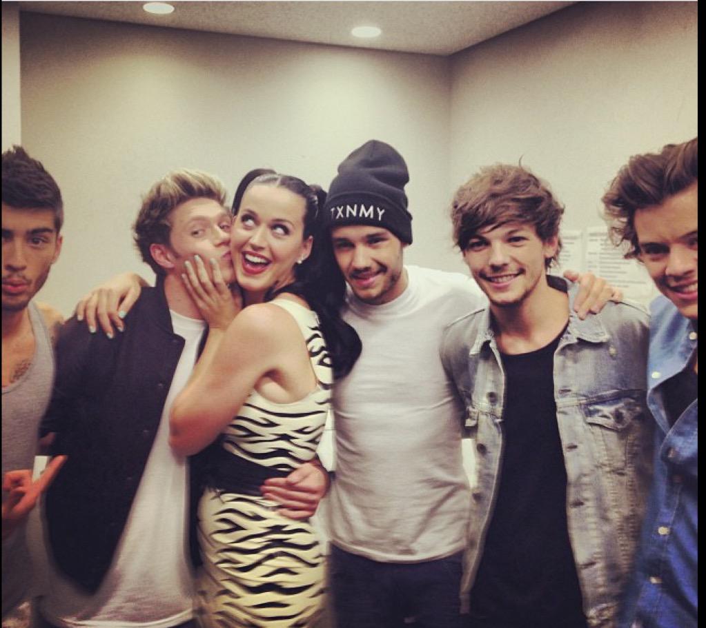 Atekin_'s tweet photo. Remember this? So cute #OneDirection #onedirection5slbum #ZaynWeAreAlwaysHere #ZaynDeservesTheBest #katyperry http://t.co/LurC8OOdKT