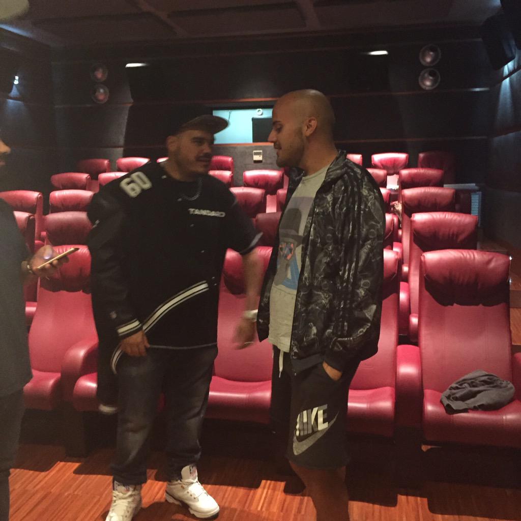 UniversalPicsIt's tweet photo. I vincitori della #SOCbattle con @THEREALENSI! @Yellow_Mama @Dkmcee @MicheleSicilia1 anteprima #StraightOuttaCompton http://t.co/K8BSrk2Spp