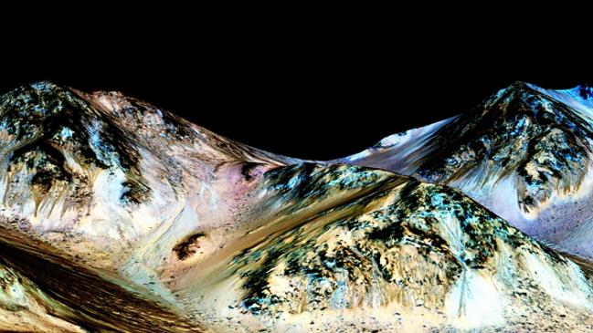 Cooperativa's tweet photo. La NASA confirmó que hay agua líquida en Marte http://t.co/13TZQDQnG3 http://t.co/EIadCxqw3h