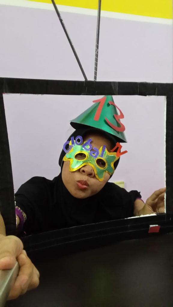 vina_se's tweet photo. @Globaltvseru Selfie khusus untuk Ultah GLOBAL TV ke 13th #GTVLucky13 http://t.co/OPGLzZhoqW