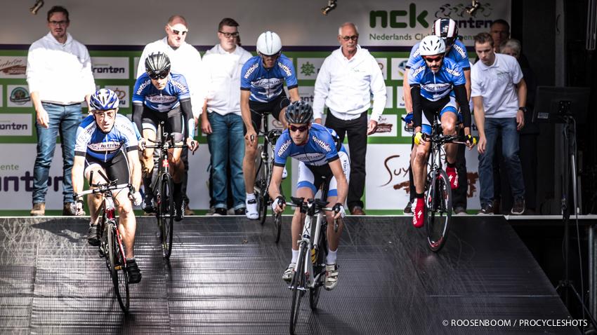 wit_richard's tweet photo. Zaterdag stond de @Kettingstrak bij NK ploegentijdrit voor bedrijven op @NckDronten. @Defensie wint! http://t.co/QdCLtrAahe