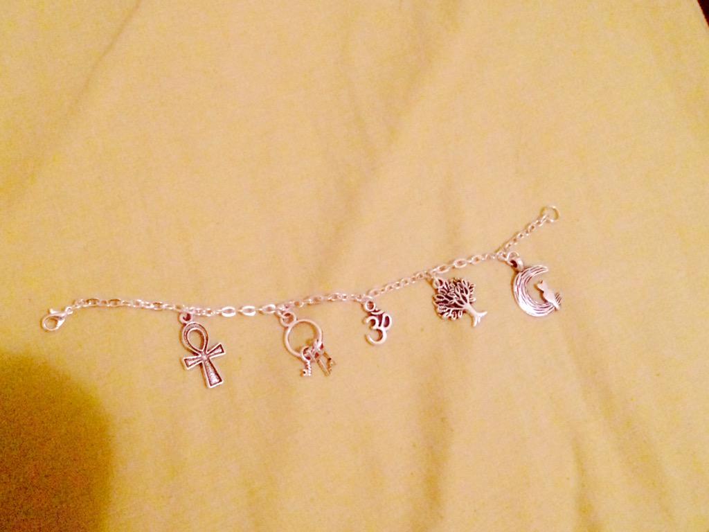 Pulsera personalizada como recuerdo de la  #almossassa ❤ #Badajoz :)