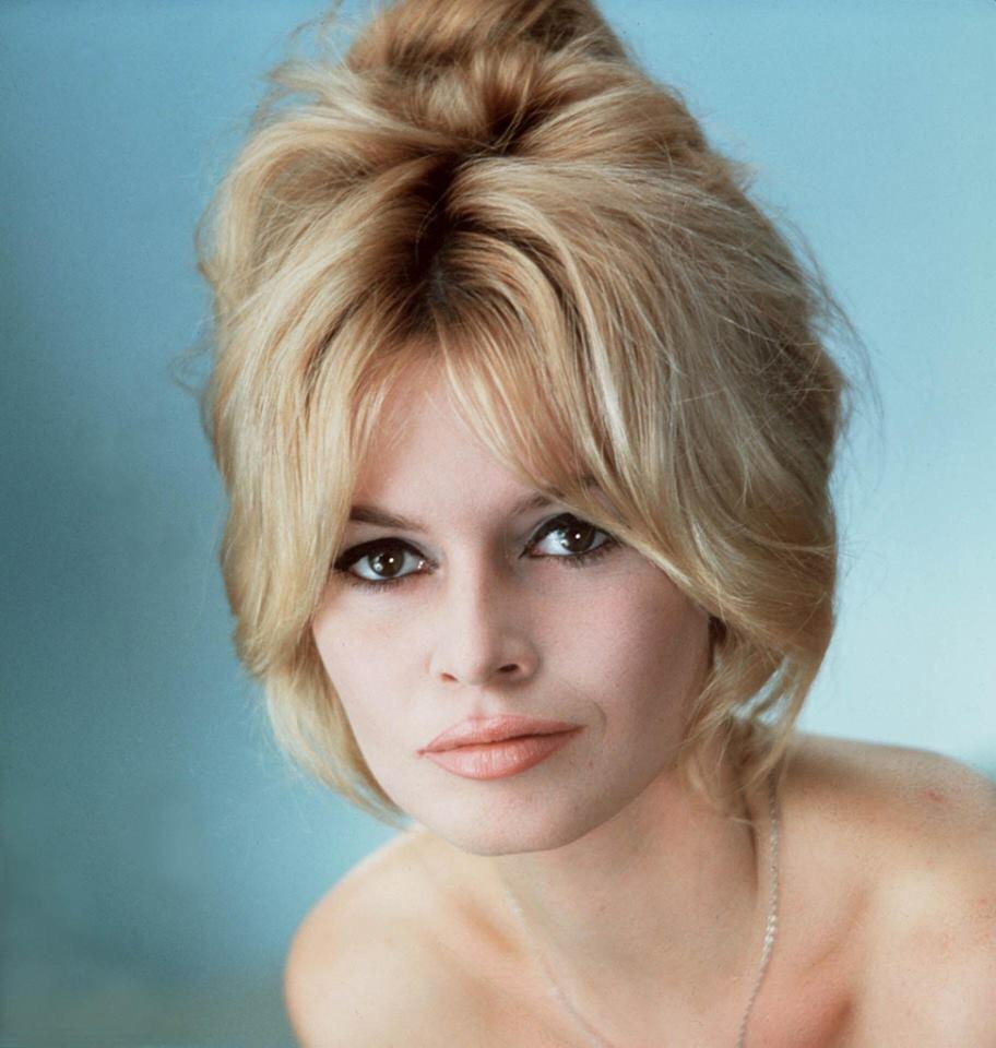 Happy Birthday para Brigitte Bardot, 81 añazos. una de las mujeres más deseada del séptimo arte. 