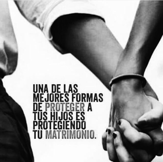 Una de las mejores formas de proteger a tus hijos es protegiendo tu #Matrimonio | #AmorIncondicional #SalvadorGomez