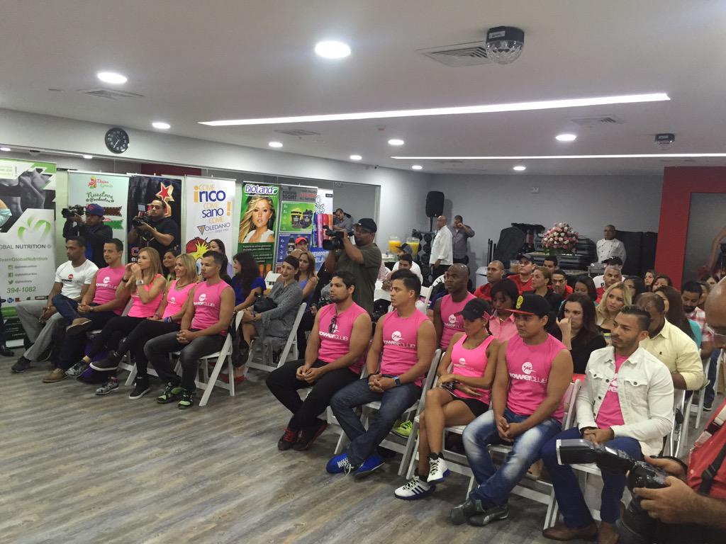 PowerClubPANAMA's tweet photo. Conferencia de prensa #MaratonDeBaile @PowerClubPANAMA Sucursal Soho Mall  #YoBailoEnPowerClub http://t.co/y7p2lHJrn0