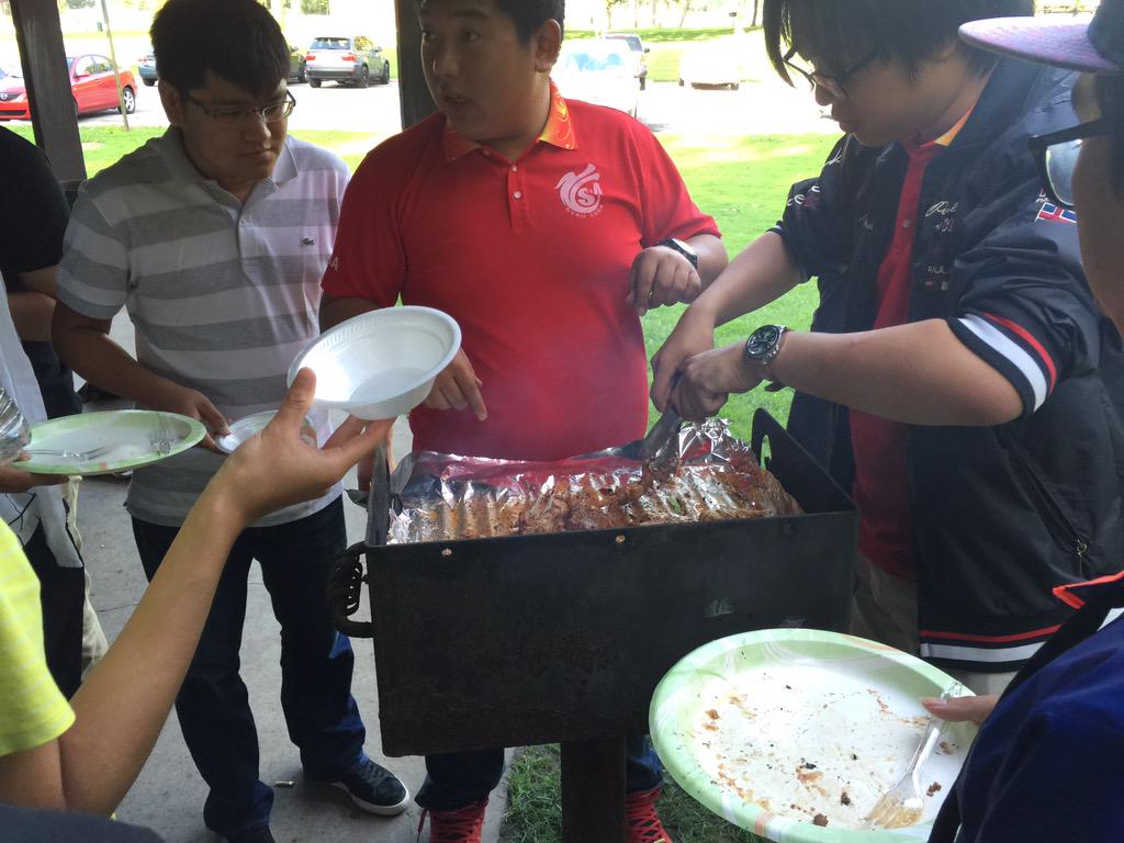 dn_adg's tweet photo. Aha...... The Mid-Autumn festival，
President of adult barbecue in person http://t.co/LGufl2g68v