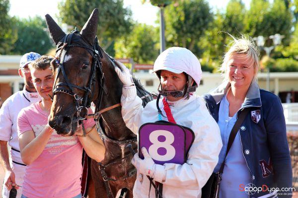 #Trot Chrsitophe Martens <a href="/EcurieMartens/">Ecurie CMV</a> l'homme du jour à Enghien ce lundi. Auteur d'un coup de 3 dont le Quinté+
