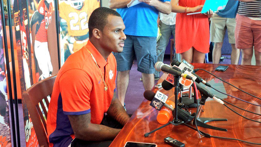 ClemsonFB's tweet photo. Deshaun Watson on Saturday: It's my job to stay calm and be level headed, so we can perform to our best. #Clemson http://t.co/awkD5amrYp