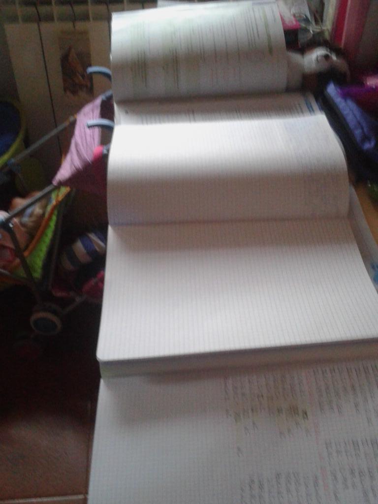 AleAletata's tweet photo. sommersa dai compiti 😯😯😯😯😯
#Infinityday #Scuolaa #compiti http://t.co/wA2eEg9gG7