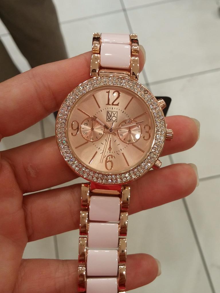 Nc_chivette007's tweet photo. Super cute watch I'm getting! http://t.co/5CqBShApcm