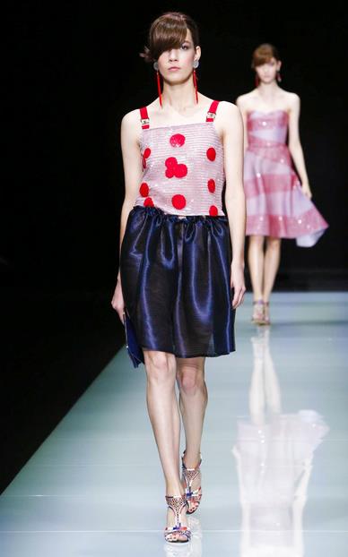 MANDPMODELS's tweet photo. #MFW: The stunning #Taya, #LauraW &amp; #Bibi walk for @armani #SS16 #mandpmodels http://t.co/33CtwcSGzq