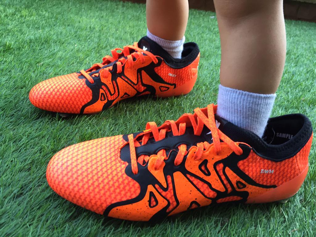 theowalcott's tweet photo. Someone's trying out daddy's boots for tomorrow's game @adidasUK #BeTheDifference #X15 #Primeknit http://t.co/cTdO3wvPc9
