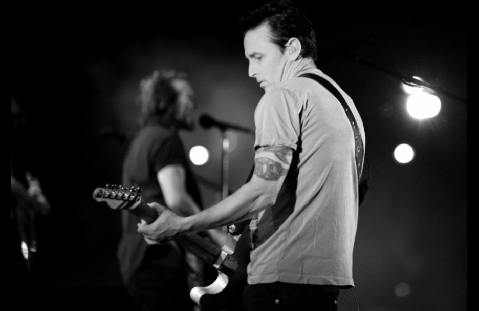 PearlJam's tweet photo. "People change as does everything." #PearlJam http://t.co/pnJROS9DXN