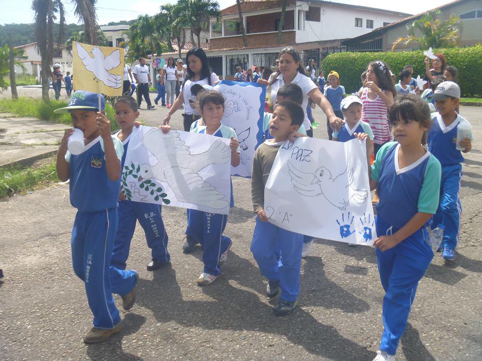 #junin caminata por la paz viernes 25-09-2015 <a href="/uelamonta/">UE LA MONTA</a> <a href="/juninescolar/">SalaJunínZET</a>