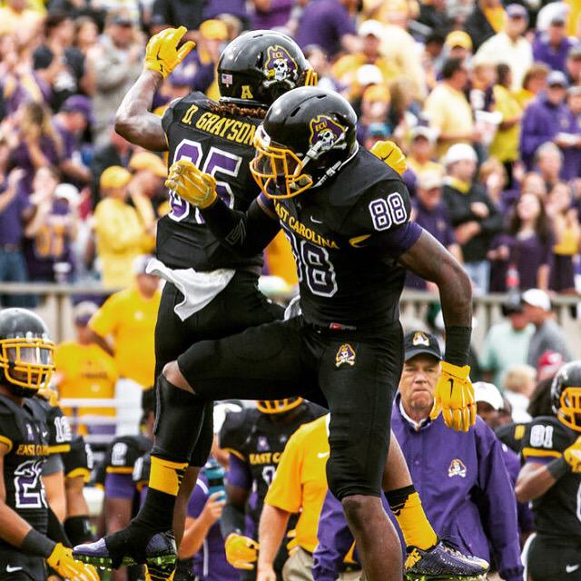 ECU_Confessions's tweet photo. RT if these uniforms were the best in college football week 4 #ECU http://t.co/8NsY8Xf6xo