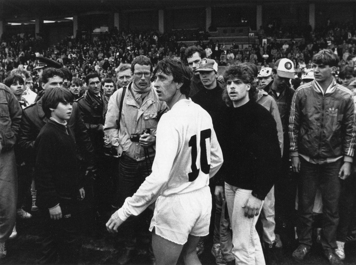 Plakplaat63's tweet photo. !984 Toen het niet de vraag was of, maar alleen wanneer we
#deTitel konden gaan vieren...
#Feyenoord http://t.co/1AboRUC9Bs
