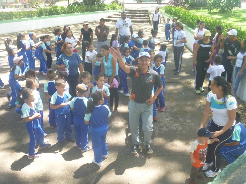 #junin todos juntos queremos paz <a href="/juninescolar/">SalaJunínZET</a> <a href="/uelamonta/">UE LA MONTA</a>