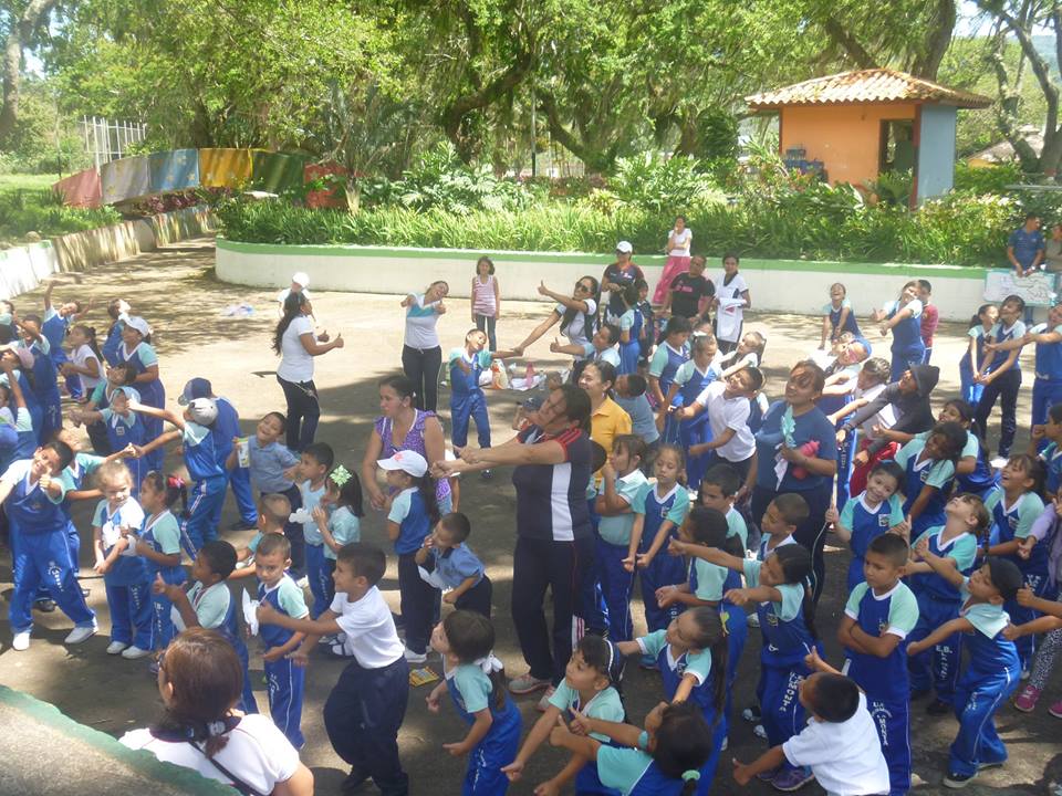 uelamonta's tweet photo. #junin todos juntos queremos paz @juninescolar @uelamonta http://t.co/rbSrh8Mjxd