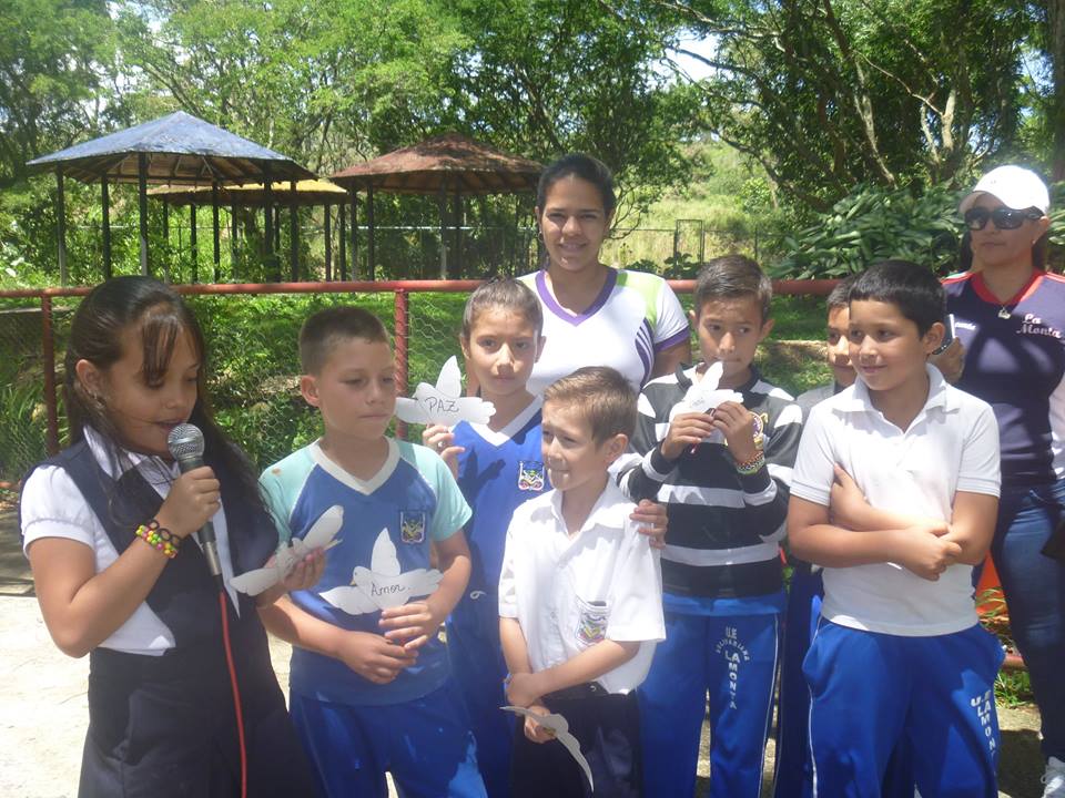 <a href="/uelamonta/">UE LA MONTA</a> caminata por la paz #junin <a href="/juninescolar/">SalaJunínZET</a>