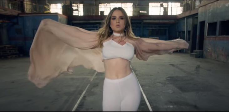 megammadness's tweet photo. #JojoIsBack and she's frickin' killing it! Love her! #WhenLoveHurts @iamjojo #FingerTutting http://t.co/xWBkI2rjUw http://t.co/LVdqclkPu2