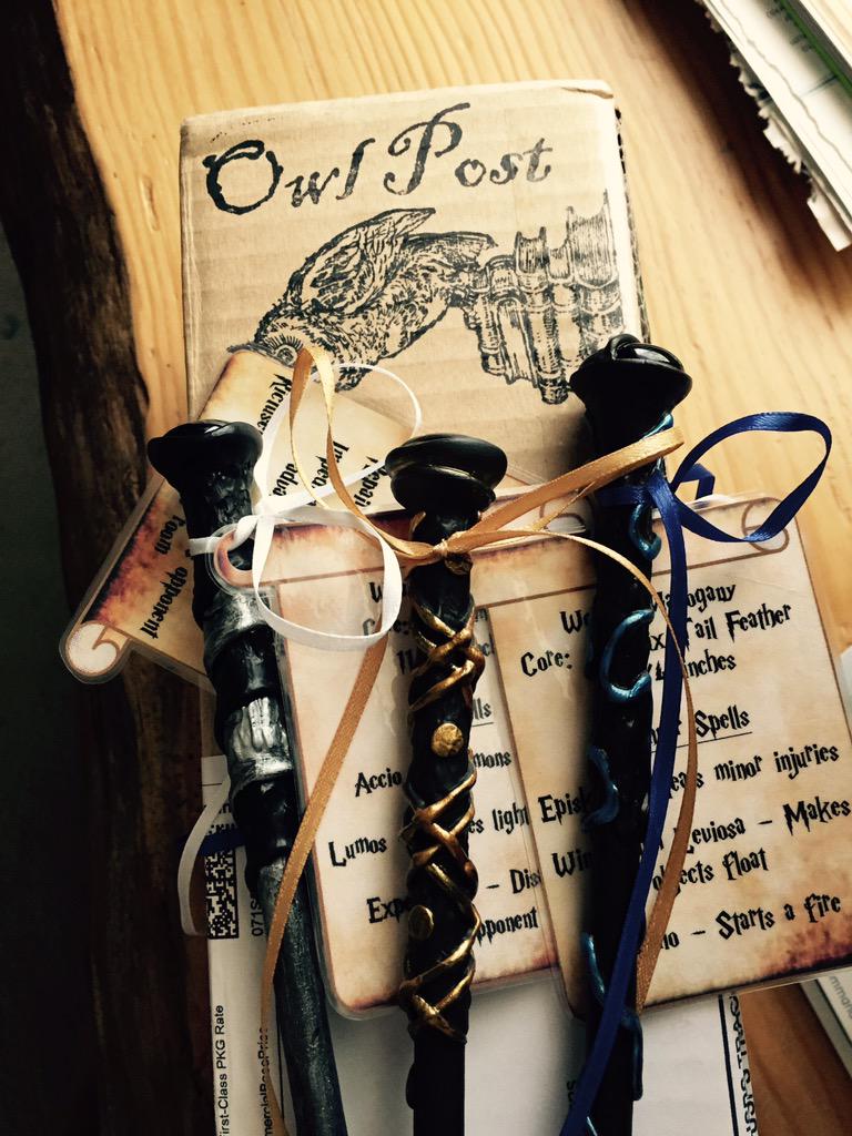 HandsFullDesign's tweet image. The Owl Post brought Christmas presents today! Black Pearl Shop on @Etsy has outdone herself!