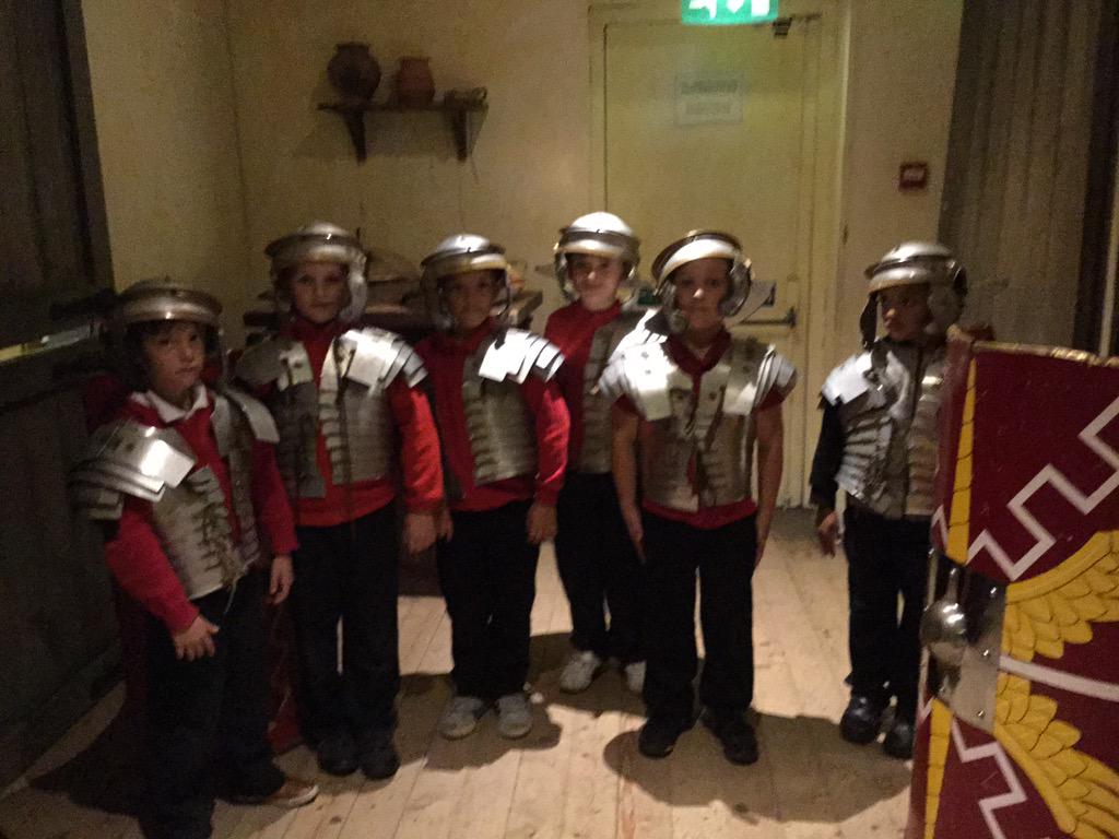 Llan_Prim_Sch's tweet photo. Year 3 enjoying learning about the Romans at Caerleon. http://t.co/aUUcMMlreo