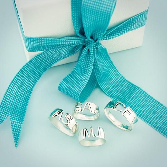 CharitySpecials's tweet photo. Met de aankoop van onze persoonlijke en unieke sieraden steun je een goed doel naar eigen keuze. http://t.co/8RFmBbCkPX