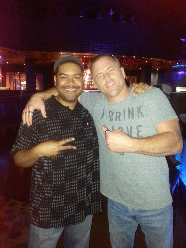 GenoaCityLuvYR's tweet photo. Hanging with @SeanCarrigan last was the best! He is awesome! #YR! I MADE SURE TO TELL HIM YALL LOVE HIM! http://t.co/CCjjEZCNh4