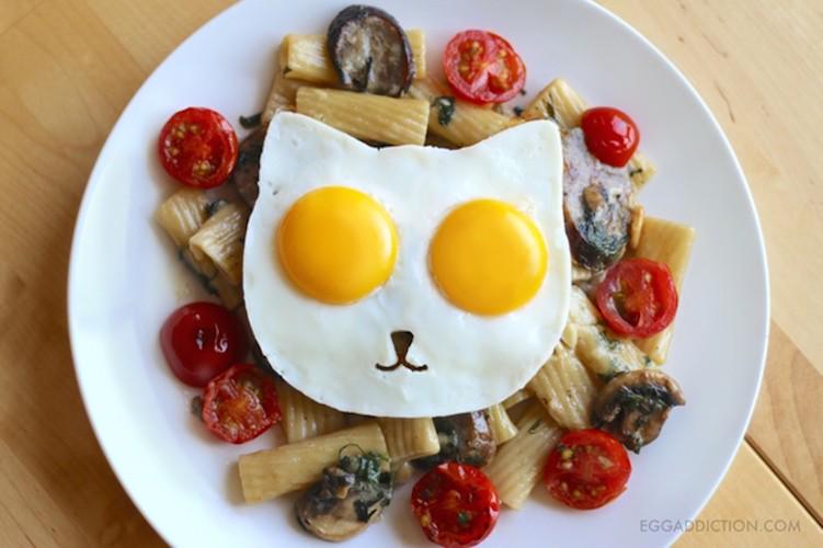 GadgetFlow's tweet photo. Sunny Side Up Eggs – Cat #EggMold http://t.co/h8xM6vTLvF Because #cooking is about expressions too! http://t.co/eJydeLatqU