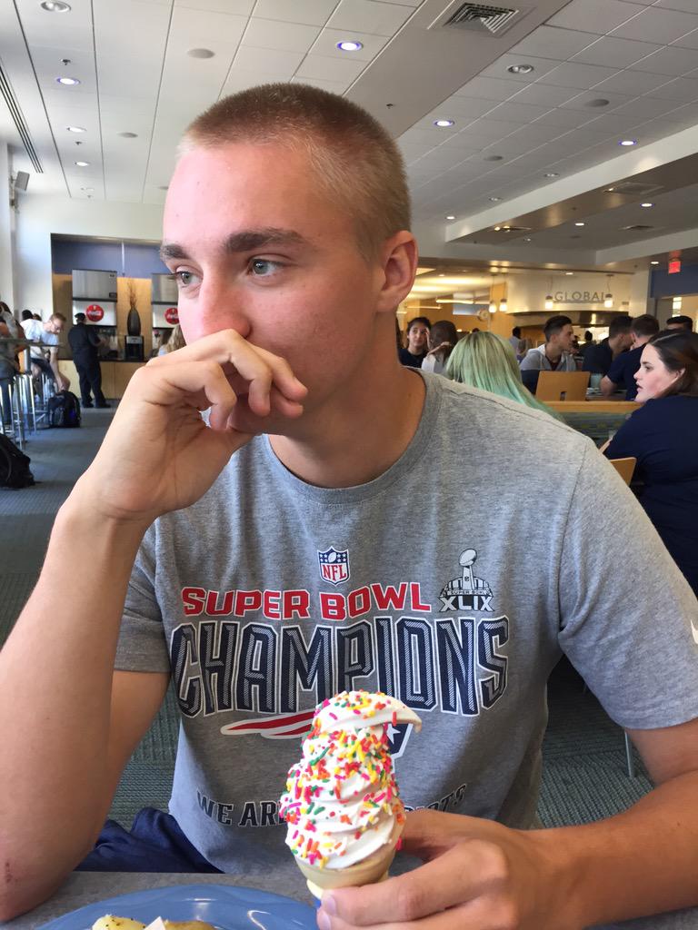 shittygersays's tweet photo. "Crying because this cone is so beautiful." #ShitTygersays http://t.co/9NcLHiMKBY