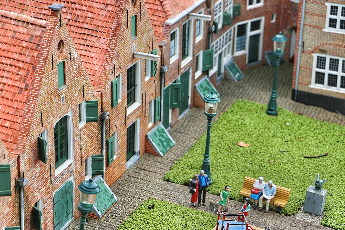 DaisyPioneer's tweet photo. 22 plekken in #Madurodam waar ik ook ben geweest als #ExpediaPioneer http://t.co/ePgBmbxlPD
#reisblog #nederland http://t.co/tAtbefb2HO