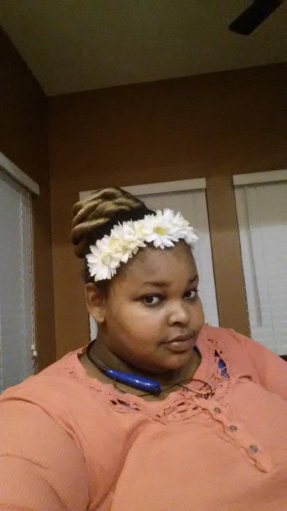 Kdot843's tweet photo. Everyone keeps coming up to me n say I like you headband it goes nice with your hair. #quickstyles from my resources http://t.co/MiUyHtQFfN