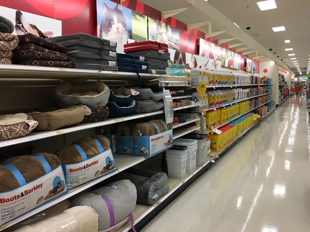 Nick_TGT's tweet photo. T1317 leadership team eliminating outs in pets. #SFQ&amp;C http://t.co/C0KBKKLLaO