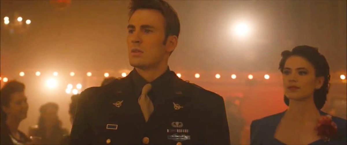 RogersSteveCapi's tweet photo. Real Me and Peggy Carter http://t.co/qZGEC90yzO