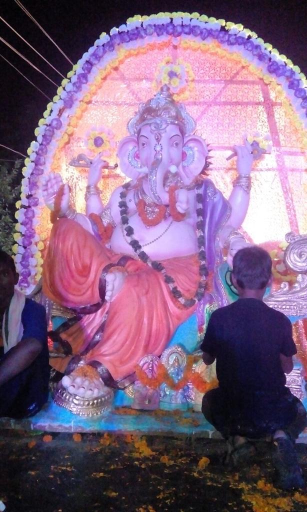RajeshUPandit's tweet photo. The beautiful ganesh idols in #ganeshvisarjan procession #talchar #angul #odisha @BBSRBuzz @Siba_TNIE http://t.co/TUJg3lMVwB