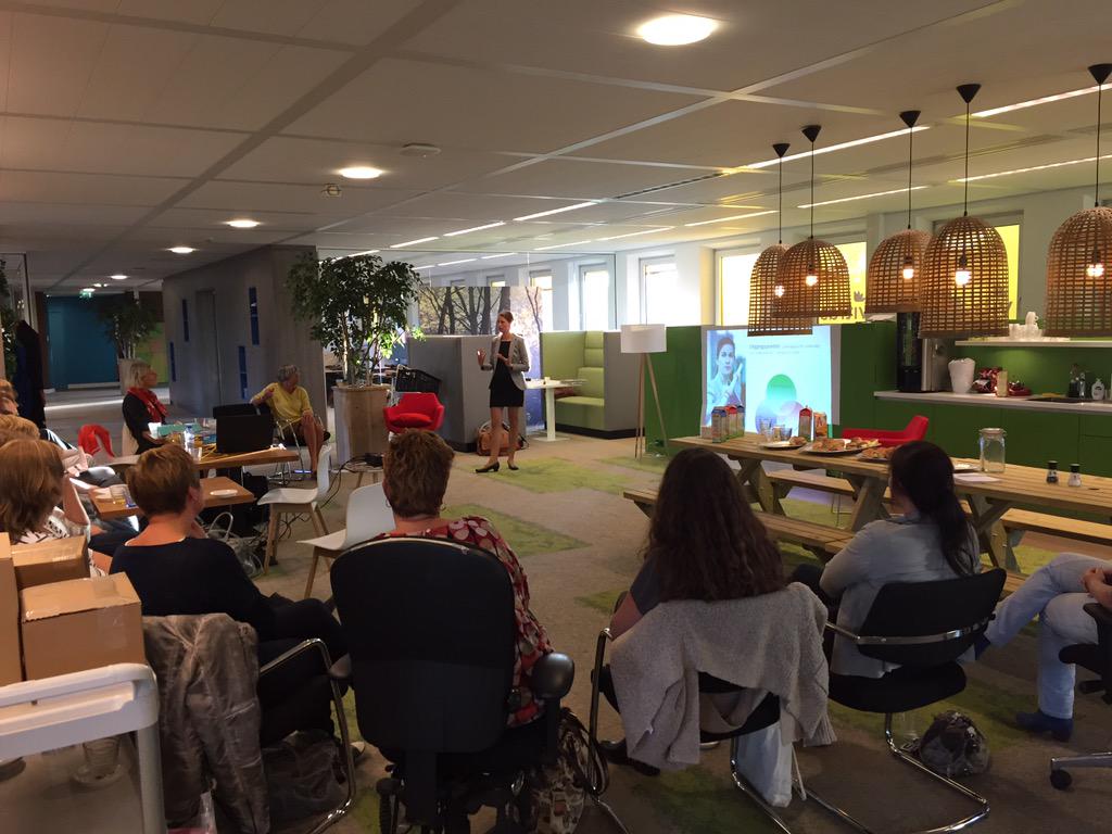 embaljon's tweet photo. #vitras is trots op zijn verpleegkundigen tijdens de kick off bijeenkomst met het NCOI voor De opleiding tot HBO-V http://t.co/b4w8j1ir9a